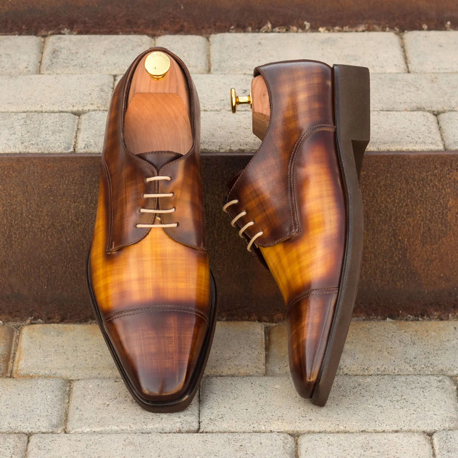 DapperFam Vero in Brown / Cognac Men's Hand-Painted Patina Derby