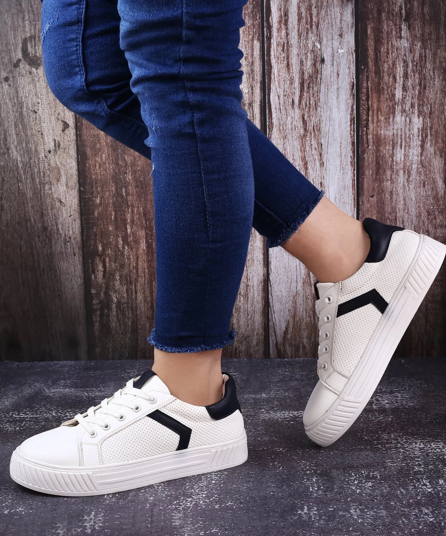 Women's Faux Leather Stylish And Fashionable Sneakers